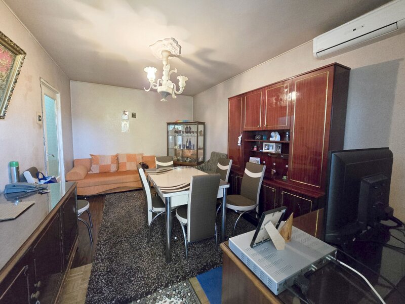 Piata Muncii - Bulevardul Basarabia Apartament cu 3 camere   etaj 2